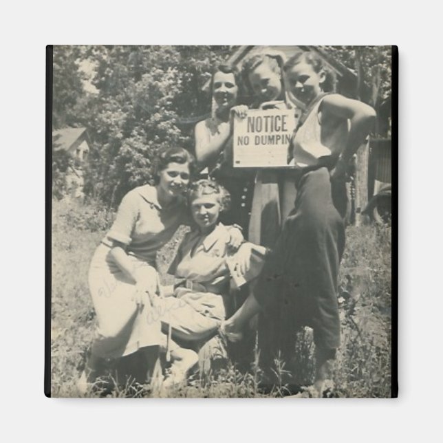 No dumping sign with 5 ladies magnet (Front)