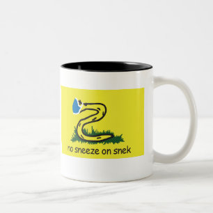 No Sneeze on Snek mug