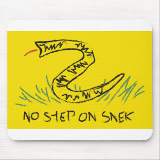 No Step on Snek Gadsden Flag Mouse Mat