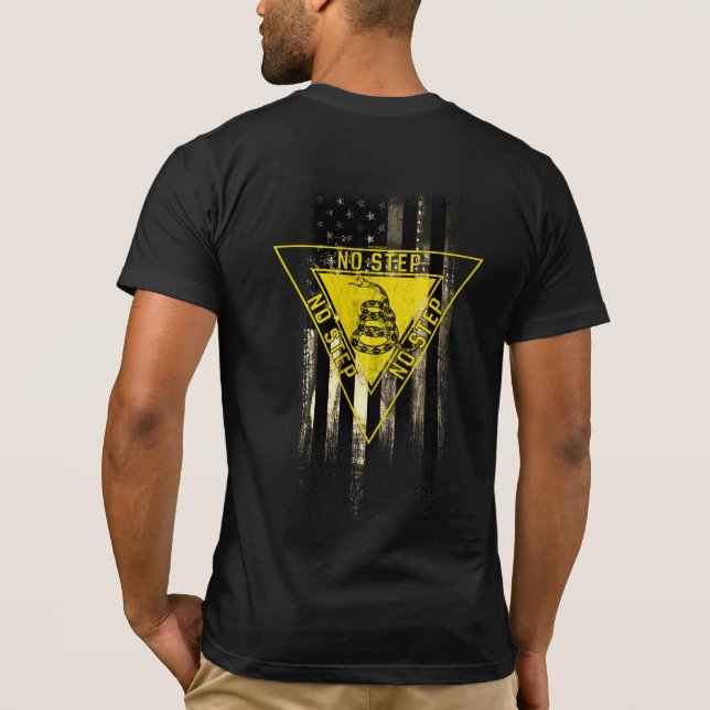 NO STEP WARNING SNAKE MILITARY AVIATION T-Shirt (Back)
