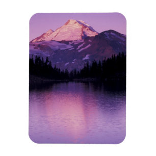North America, USA, Washington, Mount Baker Magnet