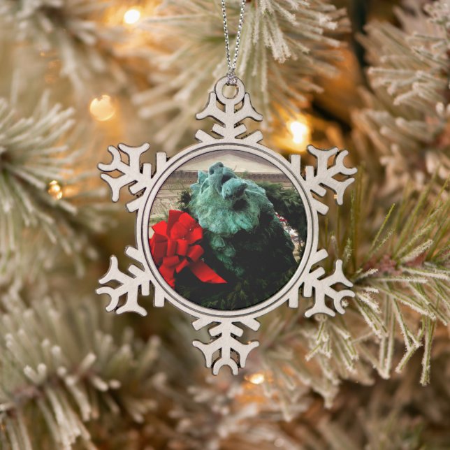 North Lion at the Art Institute of Chicago Snowflake Pewter Christmas Ornament (Tree)