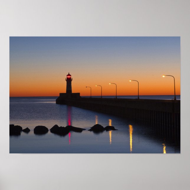 North pier Lighthouse in Duluth, Minnesota, Poster (Front)