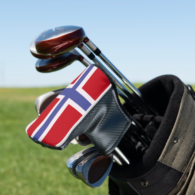 Norway flag golf head cover (In Situ)