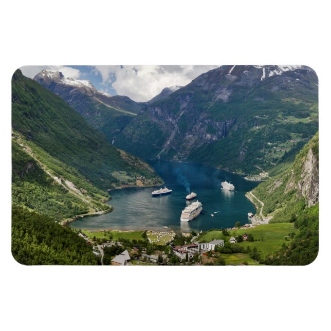 Norway view to Geiranger from Flydalsjuvet Magnet (Horizontal)