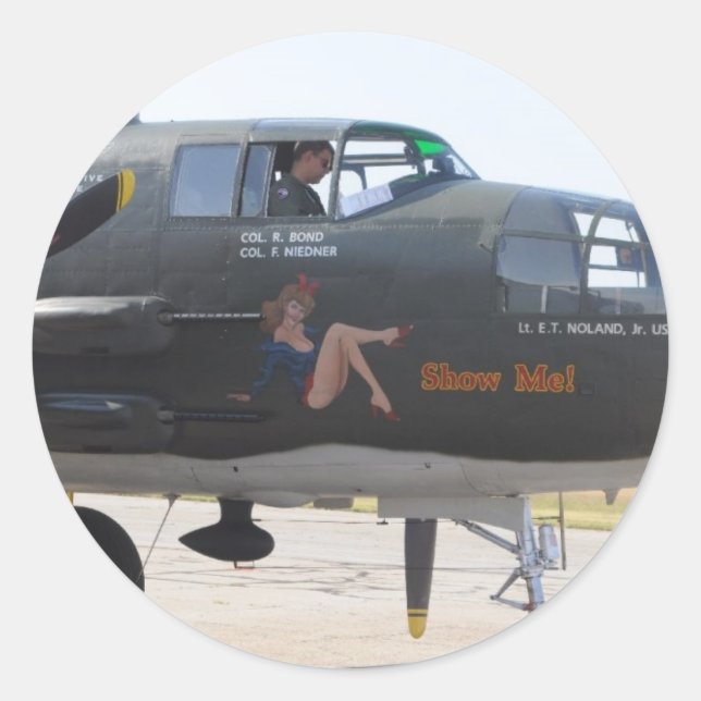 nose art 'show me' classic round sticker (Front)