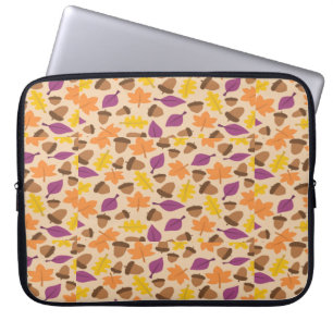 Nuts and leaves Autumn pattern Laptop Sleeve
