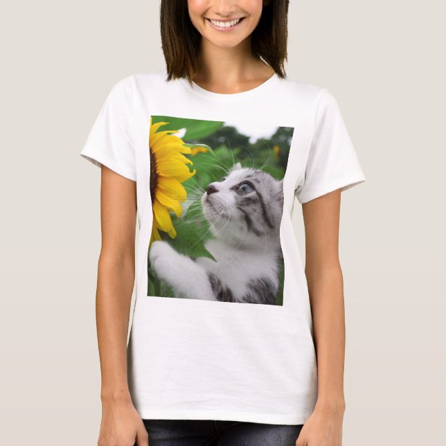Nyankichi, a stray cat T-Shirt (Front)