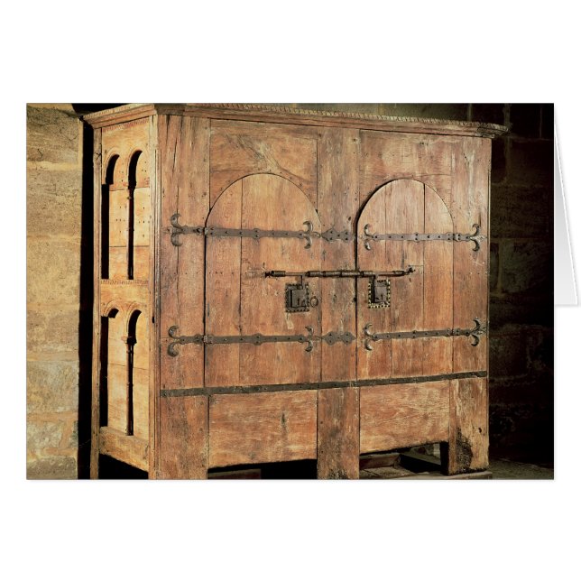 Oak chest of drawers (Front Horizontal)