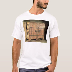 Oak chest of drawers T-Shirt