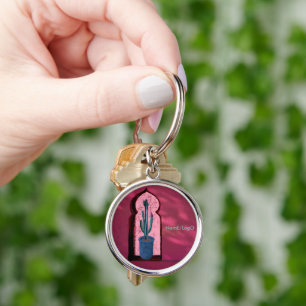 objet_21_a window with a cactus key ring
