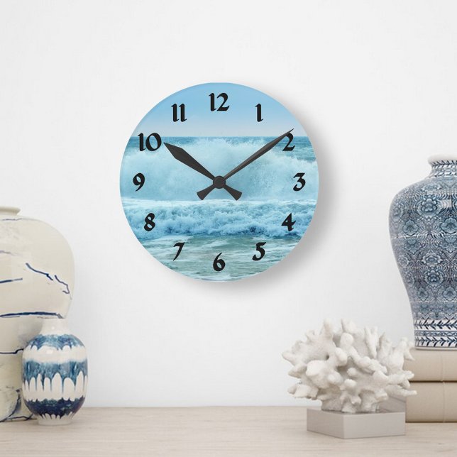 Ocean Wave Crashing Round Clock (Creator Uploaded)