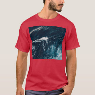 Ocean waves 1 T-Shirt