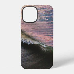 OCEAN WAVES CRASHING ON SHORE DURING DAYTIME iPhone 12 CASE