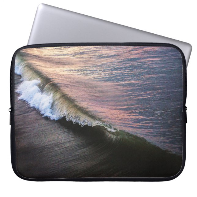OCEAN WAVES CRASHING ON SHORE DURING DAYTIME LAPTOP SLEEVE (Front)