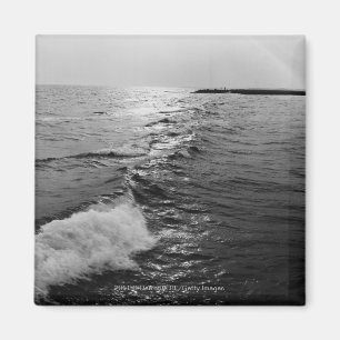 Ocean waves magnet