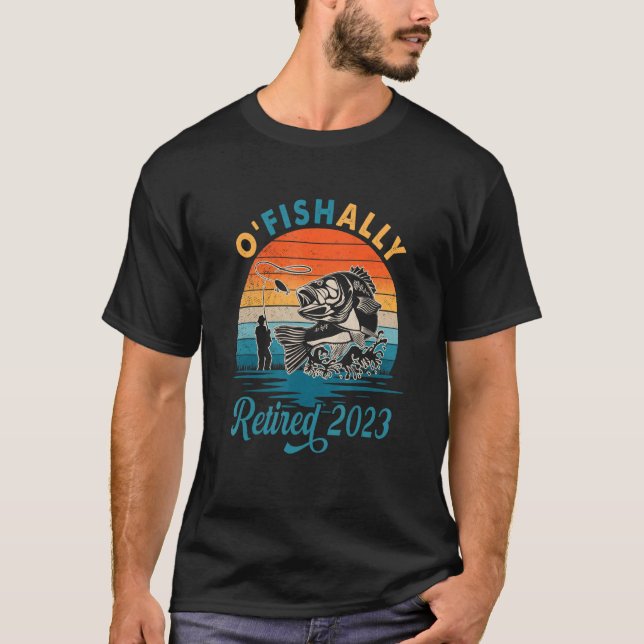 Ofishally Retired 2023 Fishing Retro Retirement Da T-Shirt (Front)