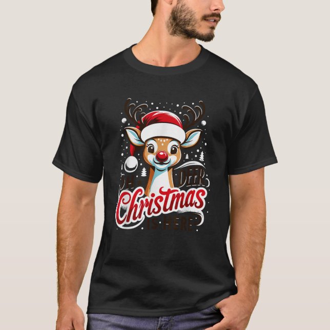 Oh Deer Christmas Is Here Pun Reindeer Santa Hat F T-Shirt (Front)