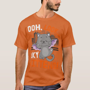 Oh Look Sky Kittens Funny Cat Halloween Bat Women T-Shirt
