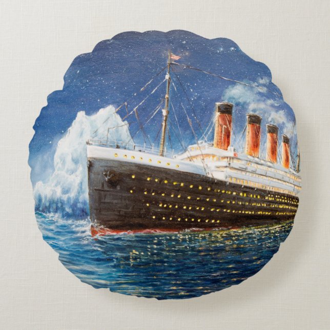  oil painting of Titanic and iceberg in ocean at n Round Cushion (Front)