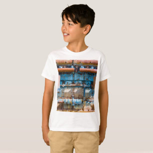 Old and rusty Atlas Imperial diesel engine at Inde T-Shirt