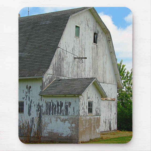 Old Barn With Oil Paint Effect Mouse Mat (Front)