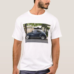 Old but very well kept Audi car. T-Shirt
