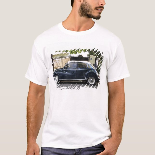 Old but very well kept Audi car. T-Shirt (Front)