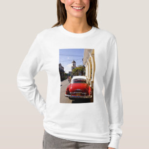 Old classic American auto in Guanabacoa a town T-Shirt