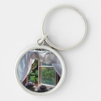 OLD ENGLAND KEY RING