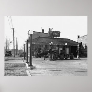Old Gas Station: 1925 Poster