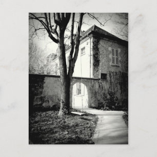 Old house and garden in Montmarte Postcard