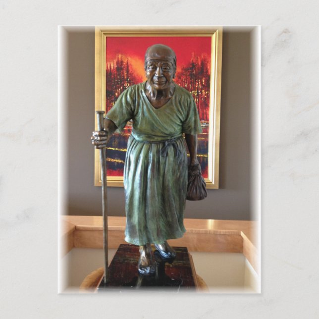 Old lady sculpture postcard (Front)