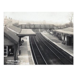 Old Postcard - Railway Station, Heyford, Oxon