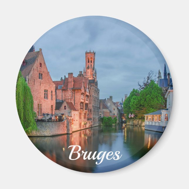 Old town and Belfry tower at night in Bruges Magne Magnet (Front)