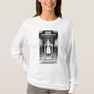 Oliver Cromwell standing in state; T-Shirt