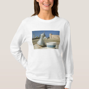 Oman, Dhofar Region, Mirbat. Large Water Carafe T-Shirt