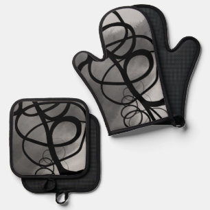 On the Grid: Abstract Grey, Black & White Oven Mitt & Pot Holder Set