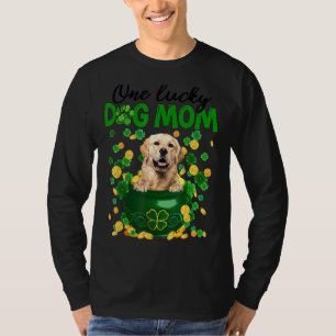 One Lucky Dog Mum Funny Golden Retriever Mum St Pa T-Shirt
