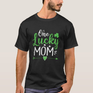One Lucky Mom St Patricks Day Retro Daddy Fathers T-Shirt