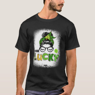 One Lucky Mum Messy Bun Leopard St Patrick's Day T-Shirt
