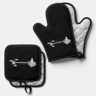 One Shot Warrior Oven Mitt & Pot Holder Set