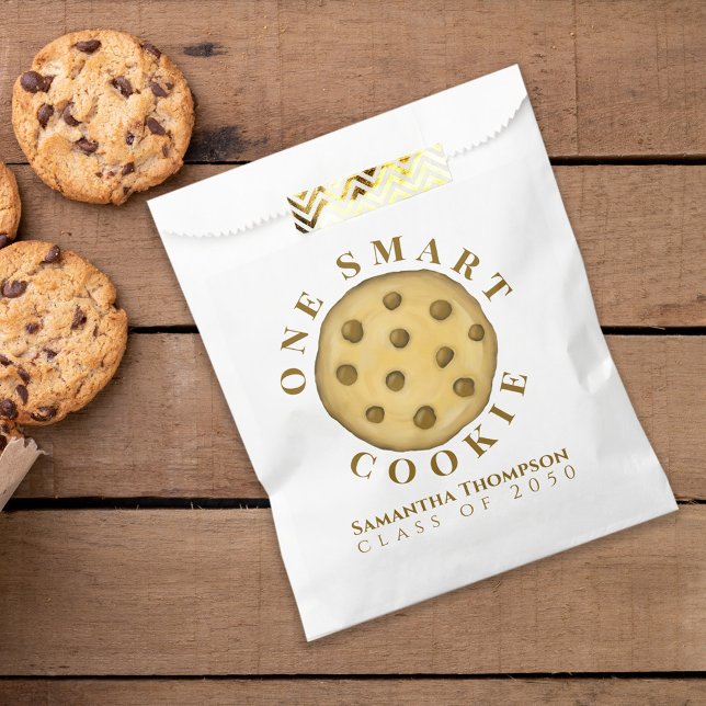 One Smart Cookie Graduate Simple Party Favour Bags (One Smart Cookie graduation party favor paper bag)