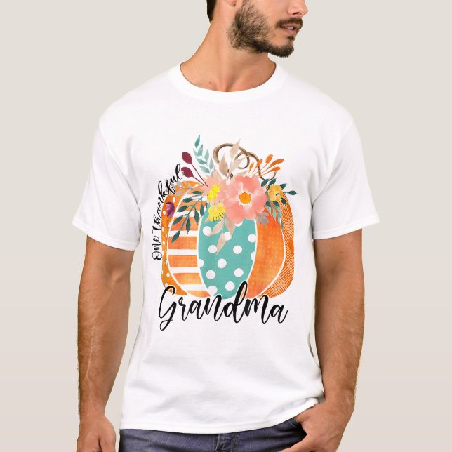One Thankful Grandma Plaid Fall Pumpkin Thanksgivi T-Shirt (Front)