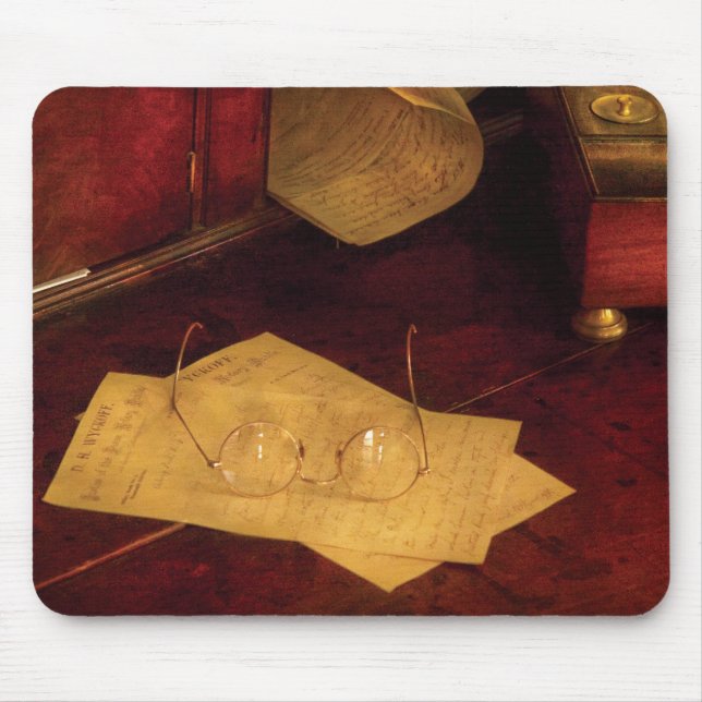 Optometrist - Reading Glasses Mouse Mat (Front)
