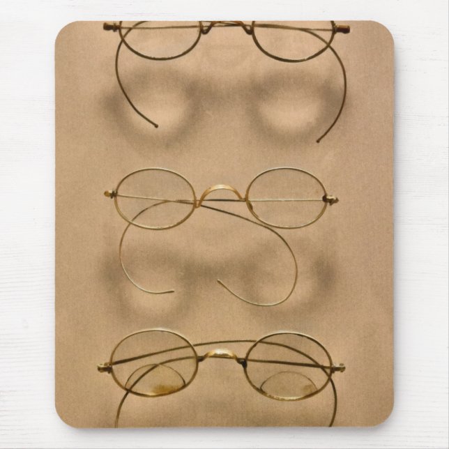 Optometrist - Simple gold frames Mouse Mat (Front)