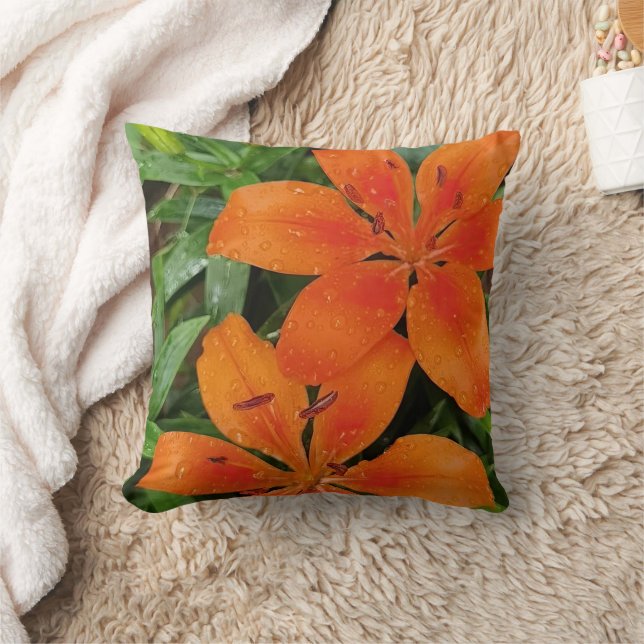 Orange-red flowers with green leaves cushion (Blanket)