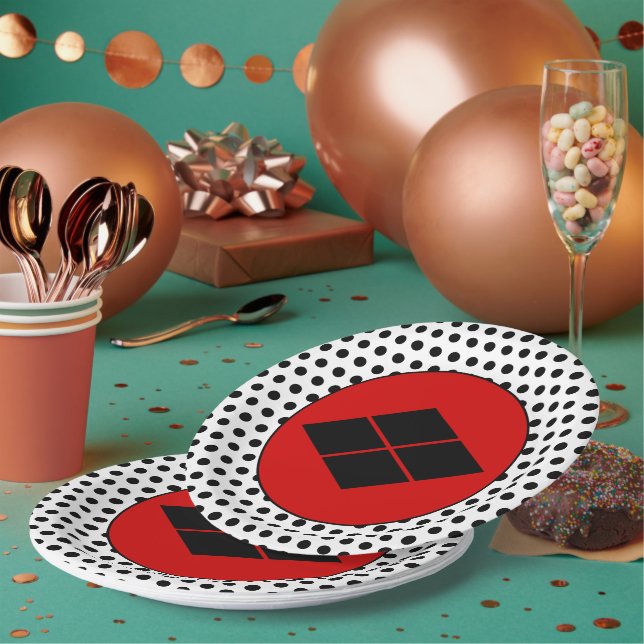 Oriental Black Red Takeda Japan Mon Art Paper Plate (Multi)