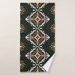 Oriental Vintage damask pattern. Talavera pottery. Bath Towel
