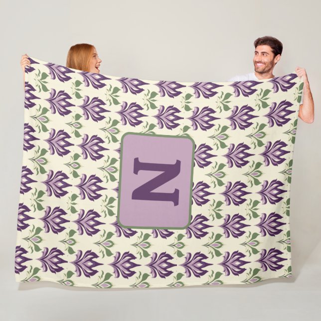 Ornamental Lily Motif Pattern Fleece Blanket (In Situ)